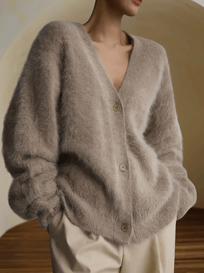Cardigan Feminino em Tricô Peluciado com Decote V e Fechamento em Botões - Isabel