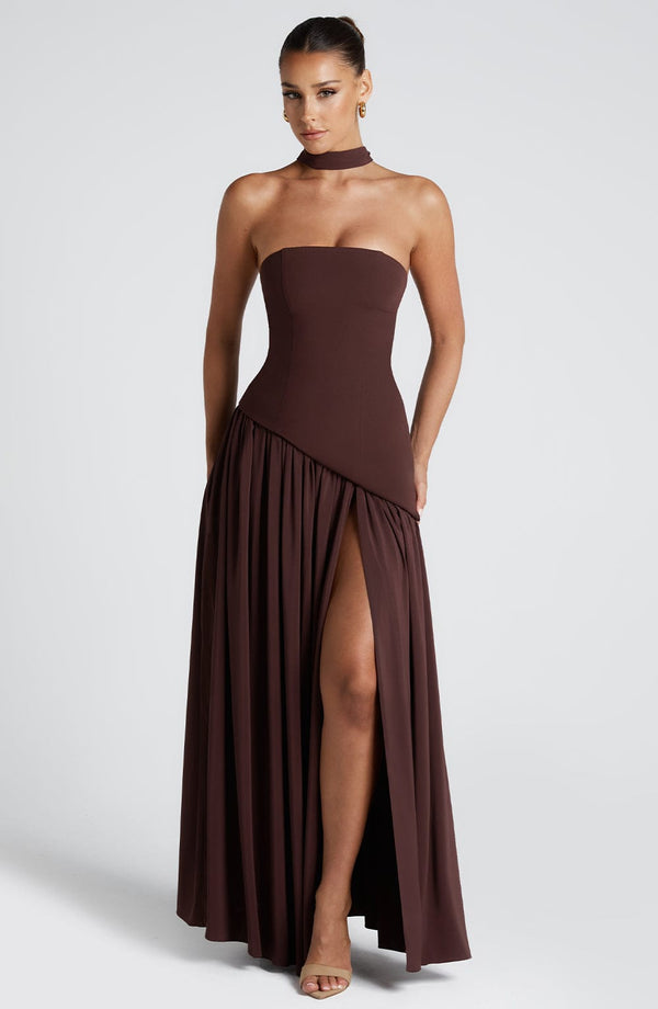 Fabricia | Elegant Maxi Dress