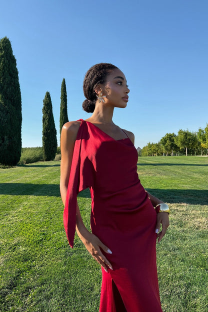 Vestido Longo Bordeaux com Fenda Lateral e Costas Abertas