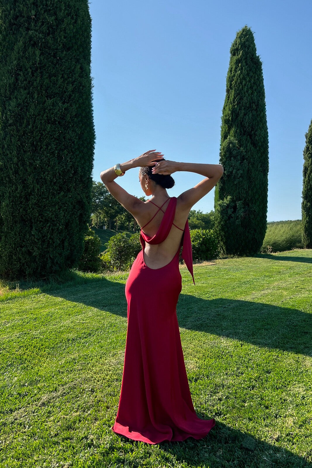Vestido Longo Bordeaux com Fenda Lateral e Costas Abertas