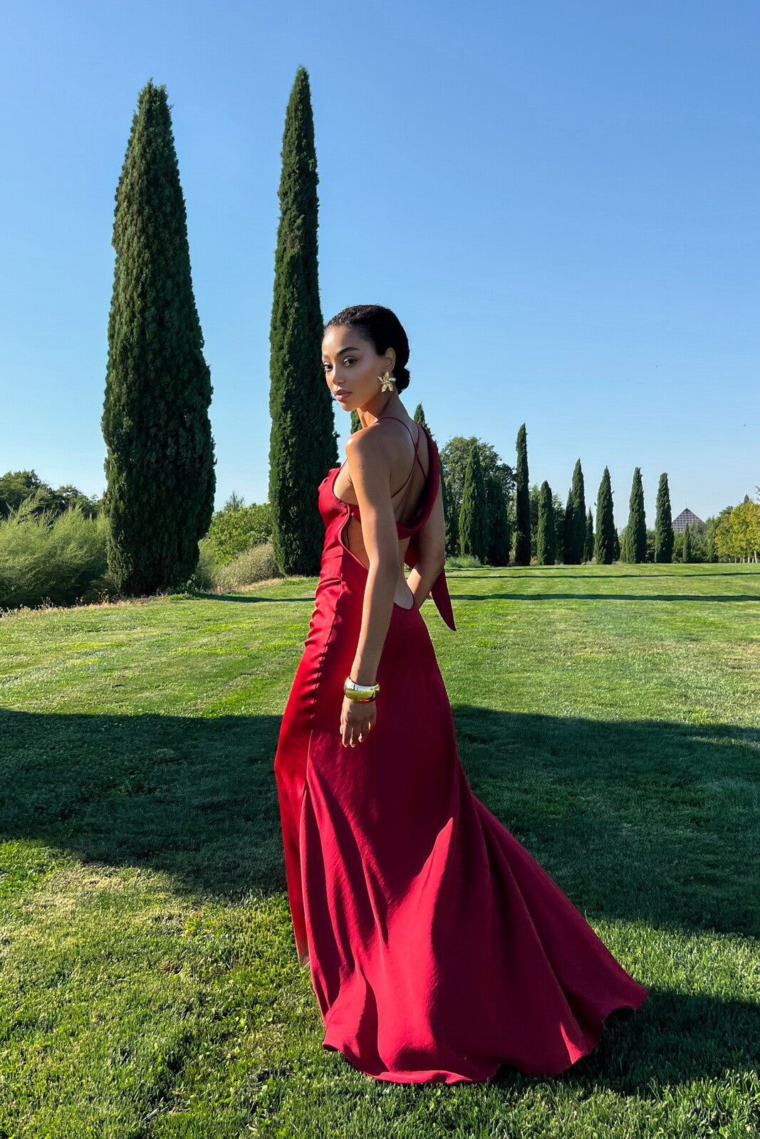 Vestido Longo Bordeaux com Fenda Lateral e Costas Abertas