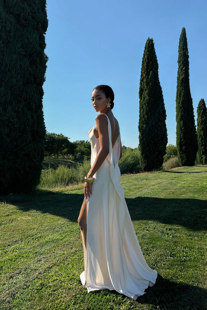 Vestido Longo Pérola Acetinado com Decote Profundo nas Costas