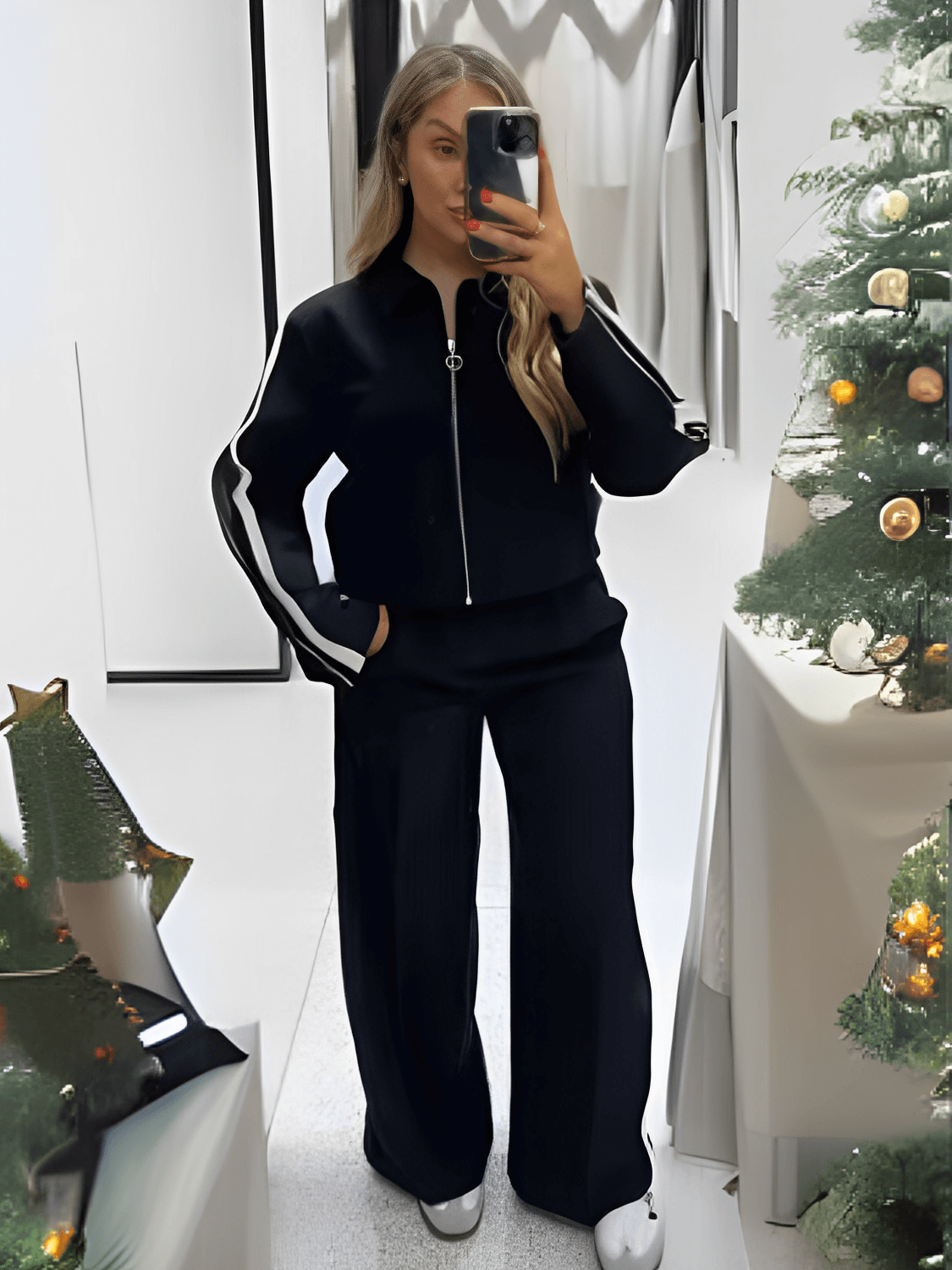 Conjunto Feminino Casual Esportivo com Jaqueta de Zíper e Calça com Listras Brancas Laterais  – Fernanda