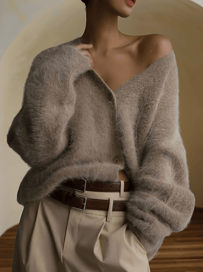 Cardigan Feminino em Tricô Peluciado com Decote V e Fechamento em Botões - Isabel