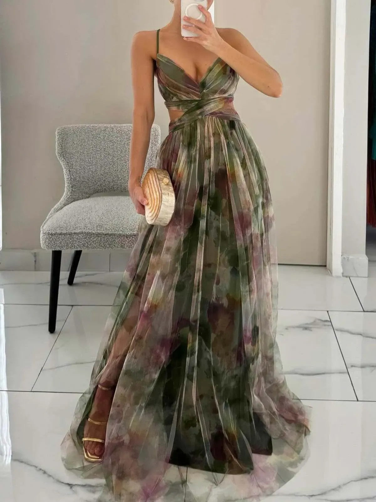 Maíra | Floral Print V-Neck Maxi Dress