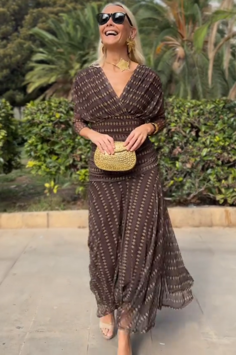 Vestido Longo Bohemian em Tule com Estampa e Decote em V