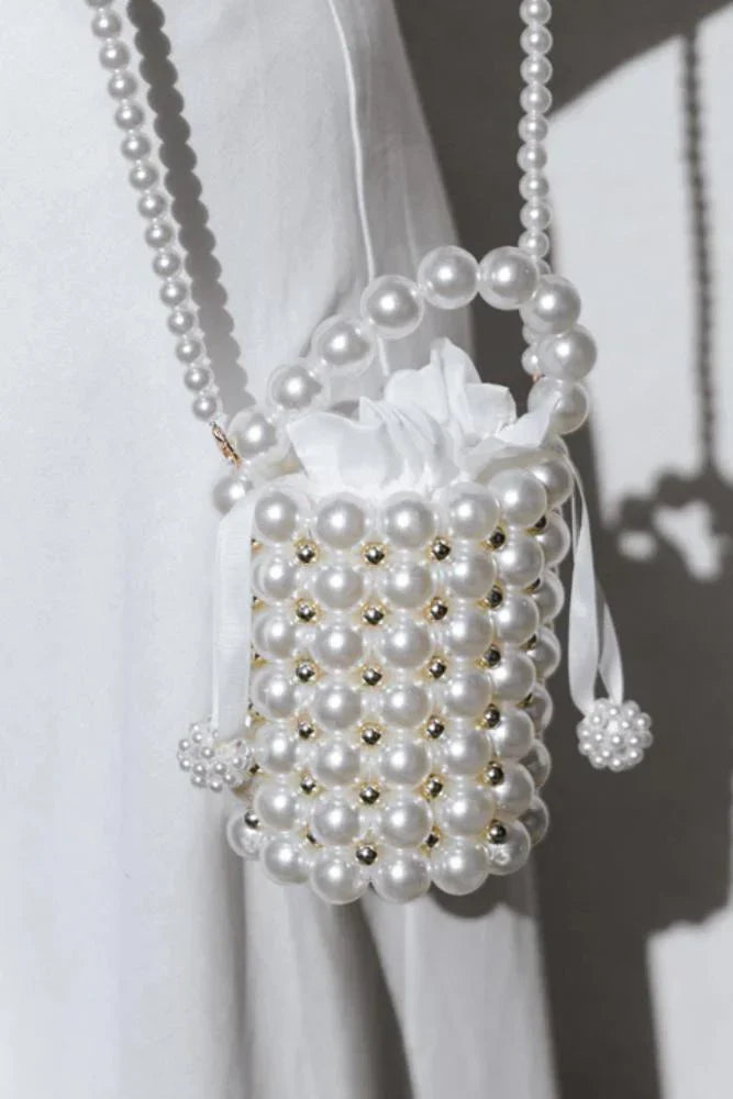 Bolsa Renate Modelo Saco com Detalhes em Pérolas