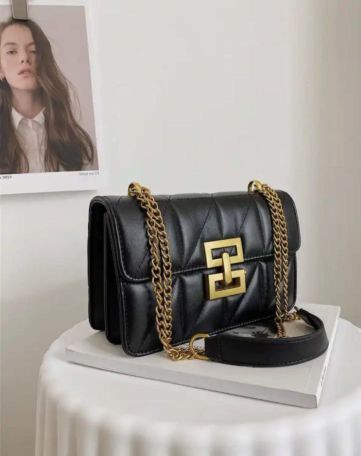 Bolsa Elegância e Sofisticação em Cada Detalhe - Basic