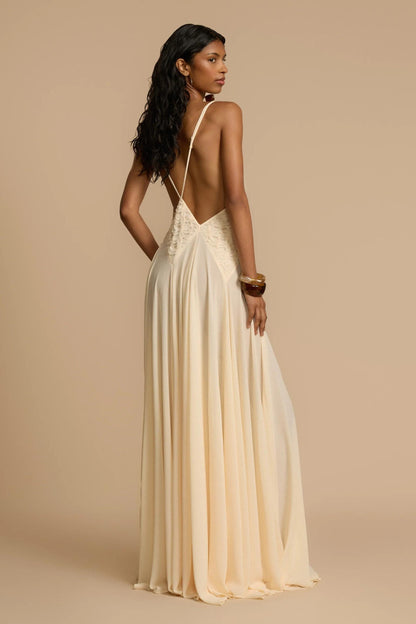 Vestido Lavinia Maxi – Decote Profundo Elegante