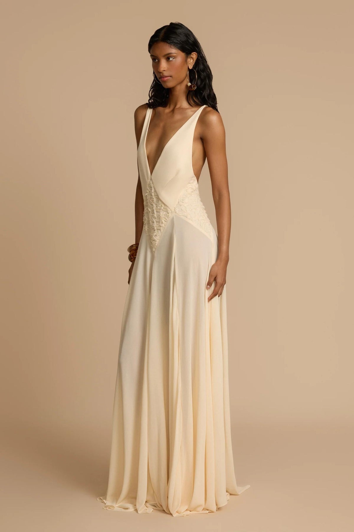 Vestido Lavinia Maxi – Decote Profundo Elegante