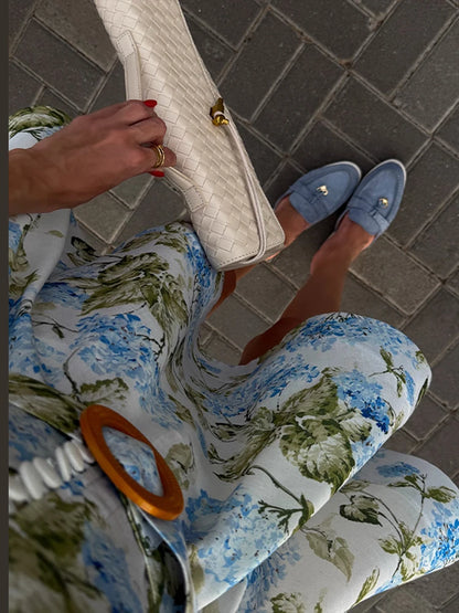 Vestido Curto com Cinto e Gola Turn-Down – Margarida