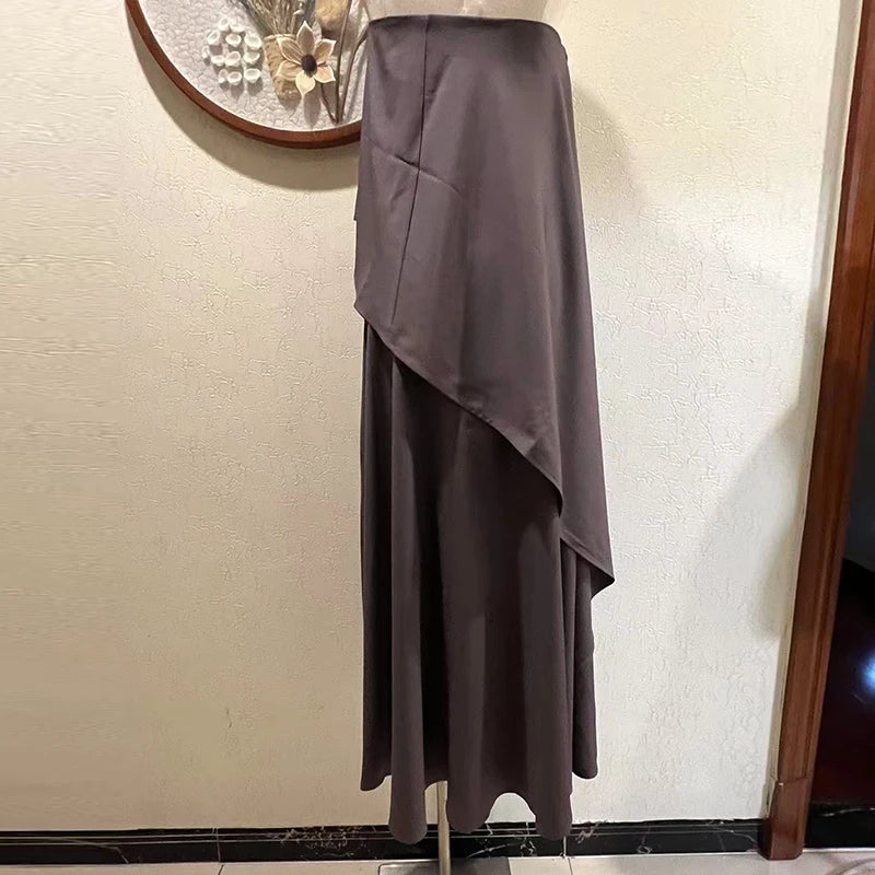 Conjunto Feminino Elegante Calandra – Tom Sólido com Top Tomara-que-Caia Assimétrico e Saia Longa Solta