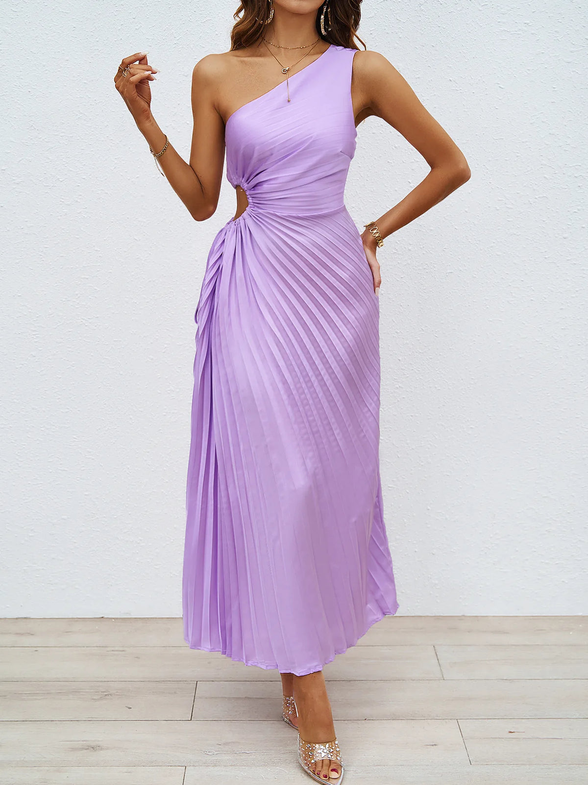 Vestido Feminino Ombro Único com Pregas e Recortes