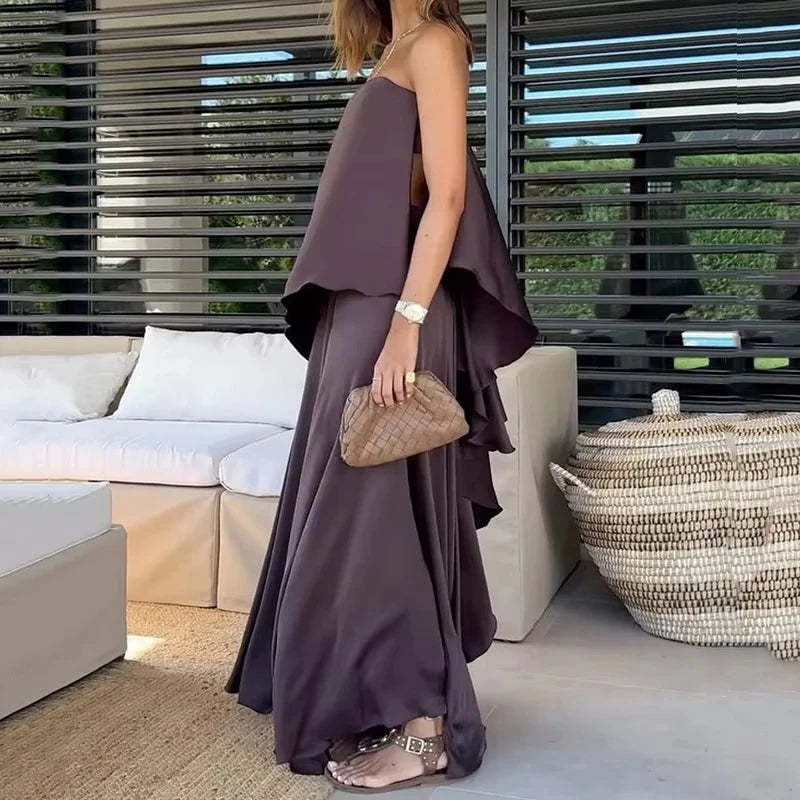 Conjunto Feminino Elegante Calandra – Tom Sólido com Top Tomara-que-Caia Assimétrico e Saia Longa Solta