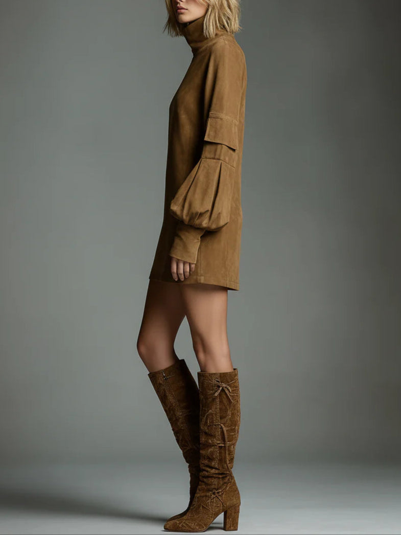 Vestido Curto de Suede com Gola Alta – Mandala