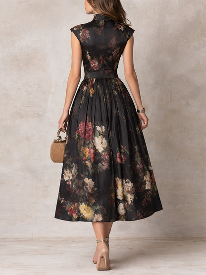 Vestido Nyveris Midi Preto em Cetim Plissado Floral