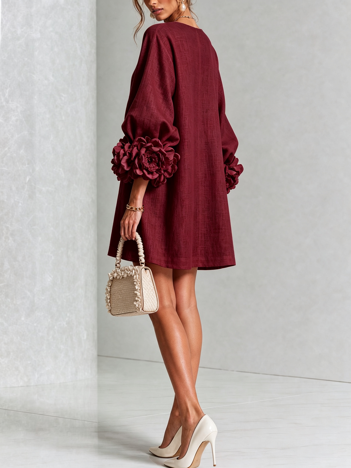 Vestido Curto Helena Floral com Mangas Marcantes