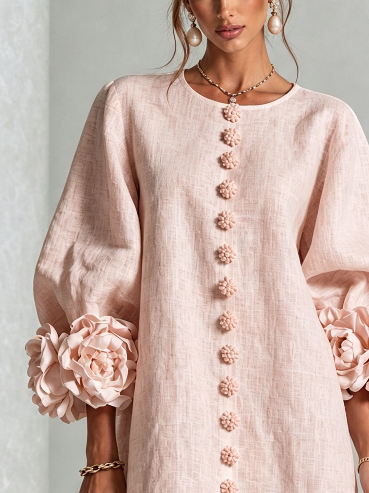 Vestido Curto Helena Rosa Floral com Mangas Marcantes