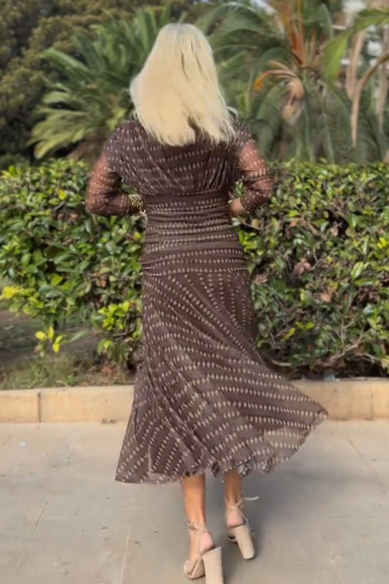 Vestido Longo Bohemian em Tule com Estampa e Decote em V