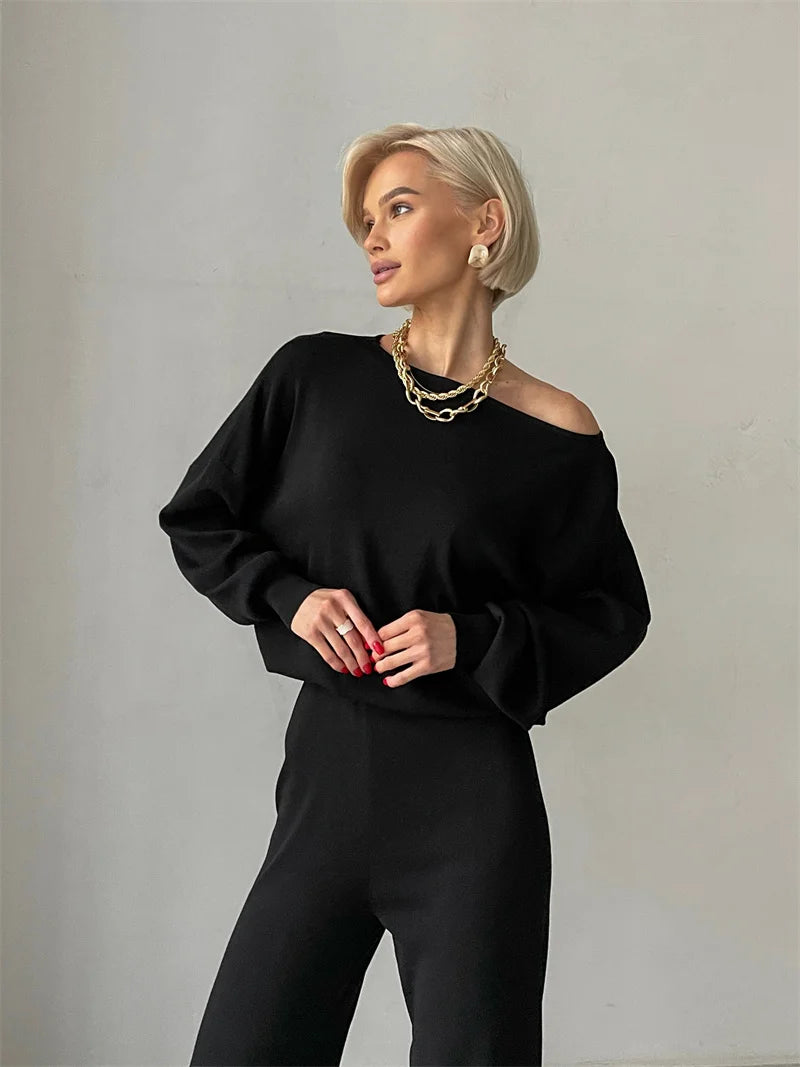 Conjunto Feminino de Blusa com Fechamento Trespassado e Calça Flare Cintura Alta - Amelia