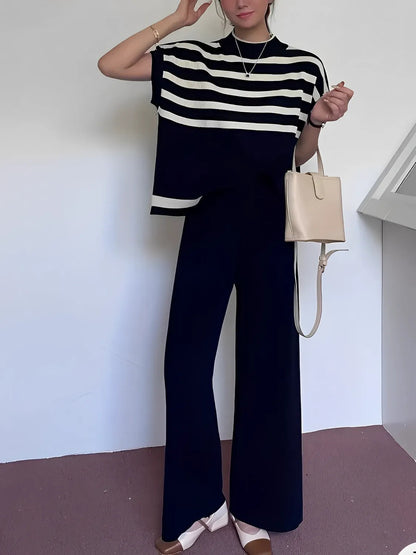 Conjunto Feminino com Blusa Gola Alta e Mangas Morcego e Calça com Cós Elástico - Alessia