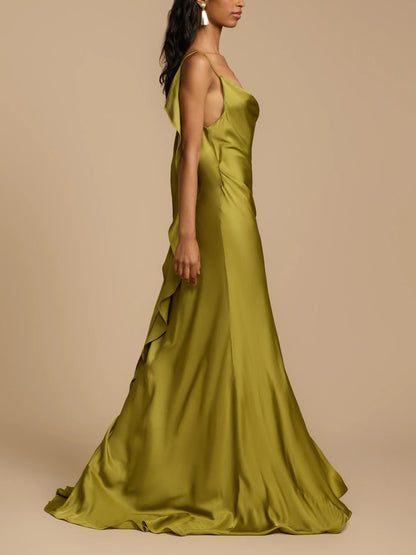 Vestido Longo de Cetim Elegante com Fenda Lateral