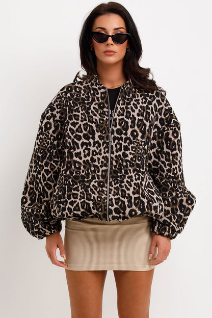 Jaqueta Estilo Retrô com Estampa de Leopardo