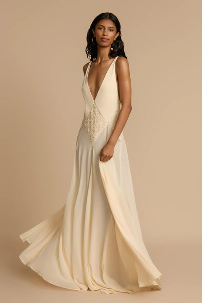 Vestido Lavinia Maxi – Decote Profundo Elegante