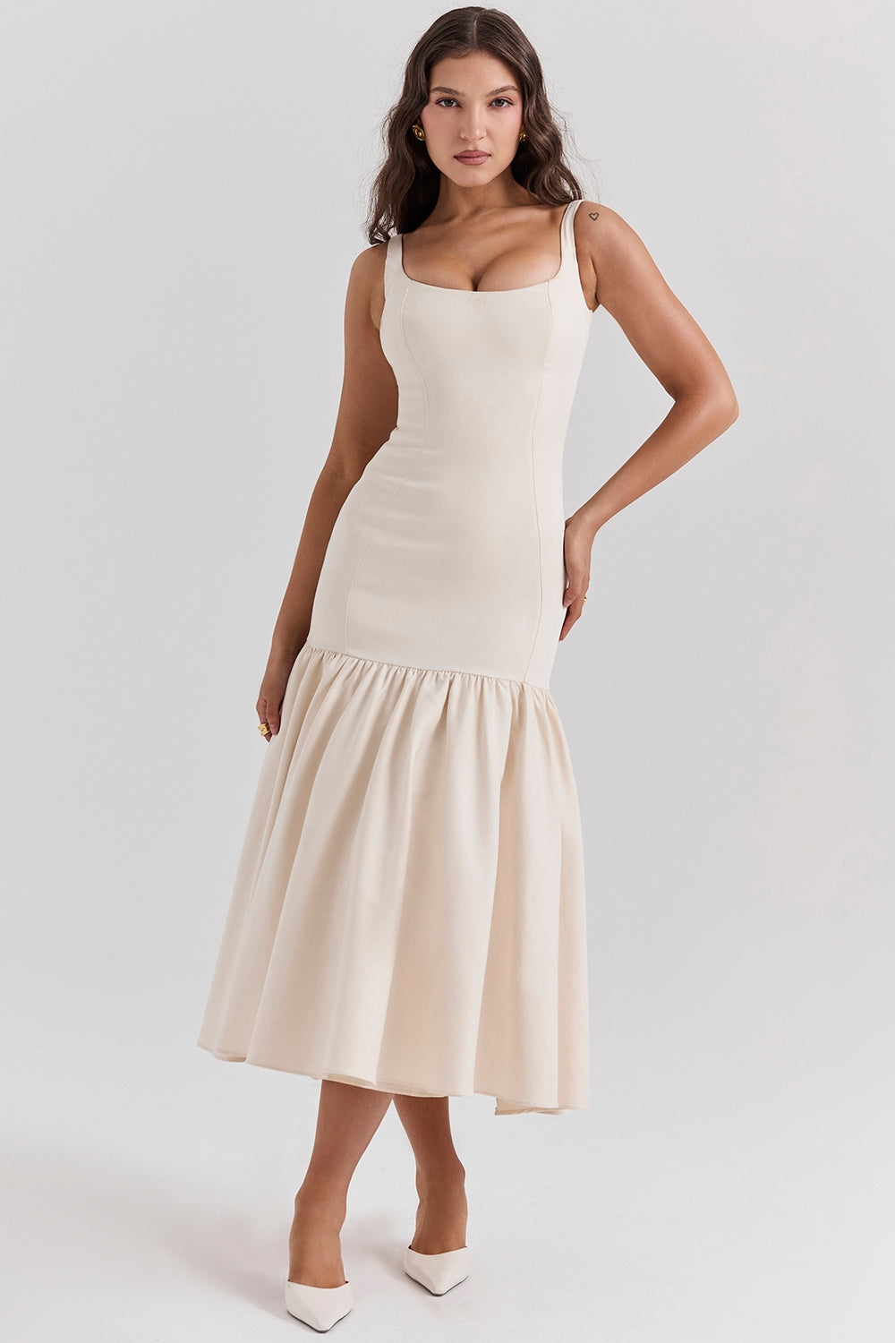 Loren | Vestido Elegante de Chiffon Plissado com Mangas Longas